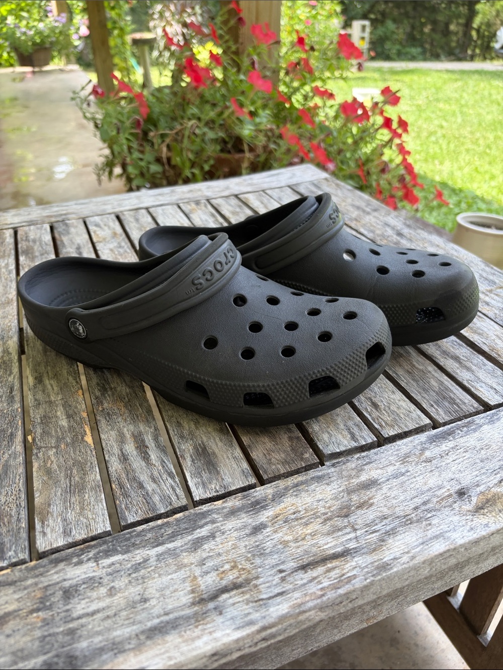 CROCS Classic Clog in Black